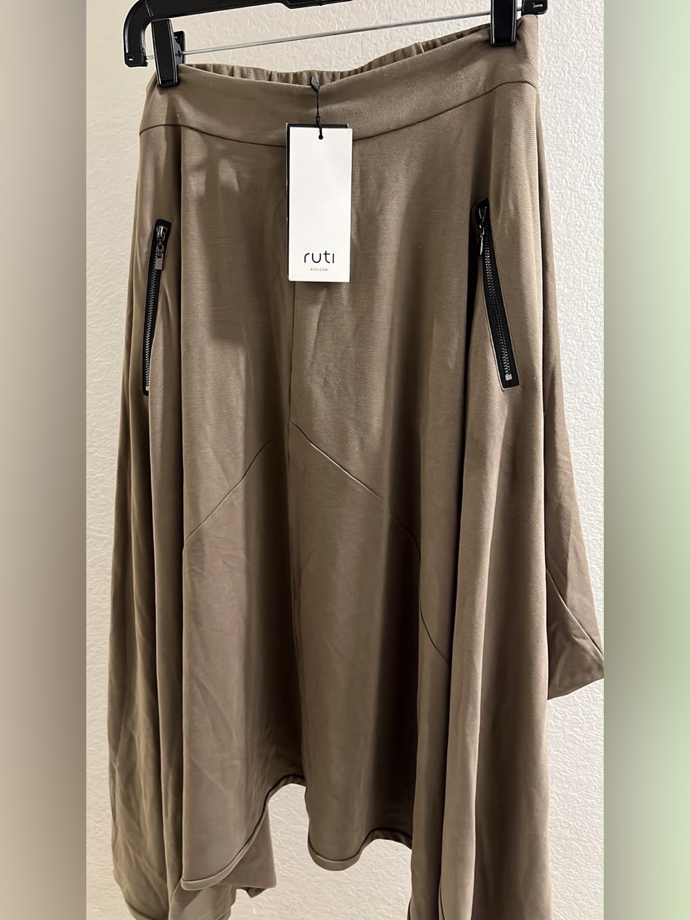 Ruti Almost Skirt Pants / Light Olive / M